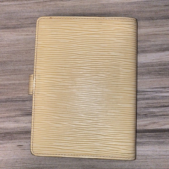 Louis Vuitton Pastel Yellow Epi Agenda PM✨ - Picture 2 of 7